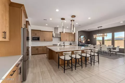 Kitchen - 3420 E Harwell Rd, Phoenix, AZ 85042 photo 4 of 6