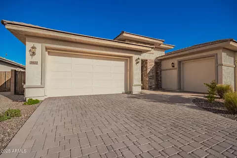 Exterior - 3420 E Harwell Rd, Phoenix, AZ 85042 photo 3 of 5