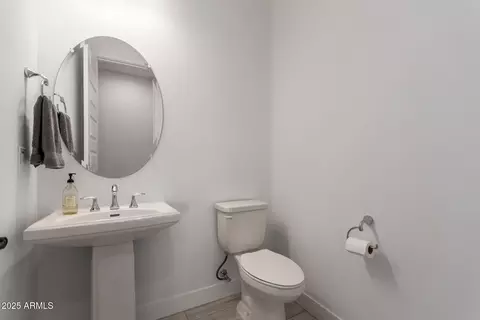 Bath - 3420 E Harwell Rd, Phoenix, AZ 85042 photo 5 of 5