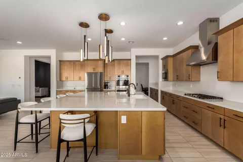 Kitchen - 3420 E Harwell Rd, Phoenix, AZ 85042 photo 5 of 6