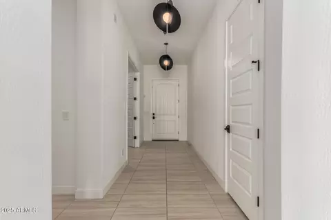 Entry Way - 3420 E Harwell Rd, Phoenix, AZ 85042 photo 2 of 4