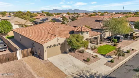 22174 E Creekside Dr, Queen Creek, AZ 85142