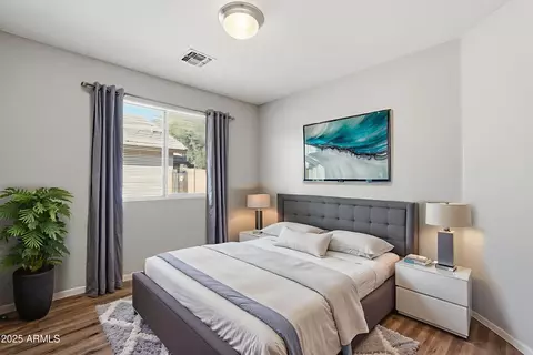 Bedroom - 1520 E Bowker St, Phoenix, AZ 85040 photo 2 of 5