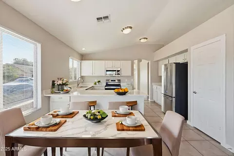 Kitchen - 1520 E Bowker St, Phoenix, AZ 85040 photo 1 of 7