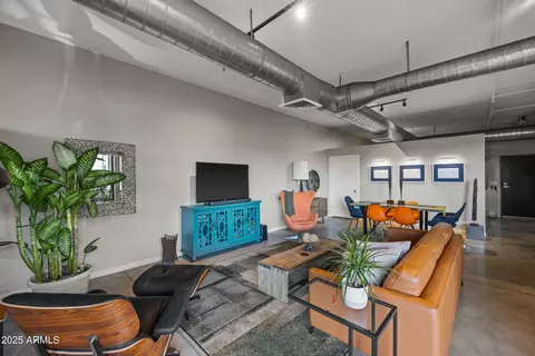 Living - 914 E Osborn Rd #306, Phoenix, AZ 85014 photo 2 of 4