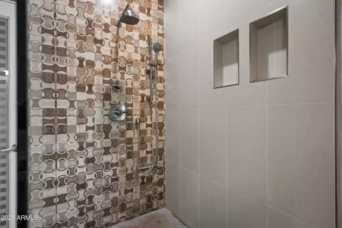 Bath - 914 E Osborn Rd #306, Phoenix, AZ 85014 photo 3 of 5