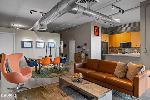 Living - 914 E Osborn Rd #306, Phoenix, AZ 85014 photo 4 of 4