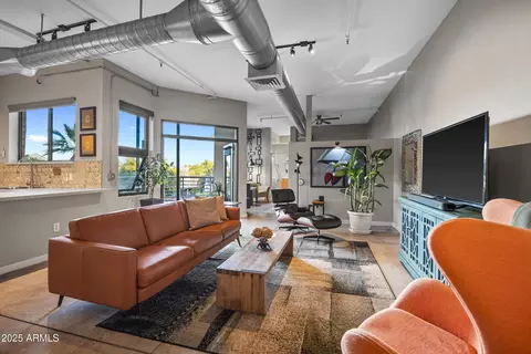 Living - 914 E Osborn Rd #306, Phoenix, AZ 85014 photo 1 of 4