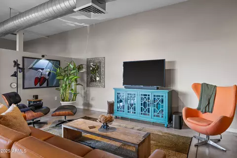Living - 914 E Osborn Rd #306, Phoenix, AZ 85014 photo 3 of 4