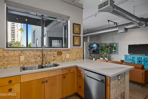 Kitchen - 914 E Osborn Rd #306, Phoenix, AZ 85014 photo 5 of 5