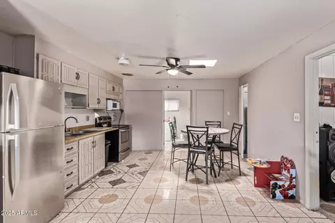 Kitchen - 6814 W Berkeley Rd, Phoenix, AZ 85035 photo 2 of 2