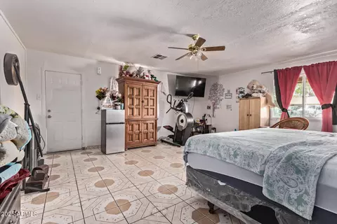 Bedroom - 6814 W Berkeley Rd, Phoenix, AZ 85035 photo 1 of 6