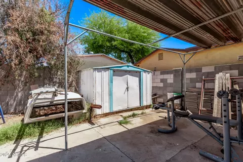 Exterior - 6814 W Berkeley Rd, Phoenix, AZ 85035 photo 8 of 9