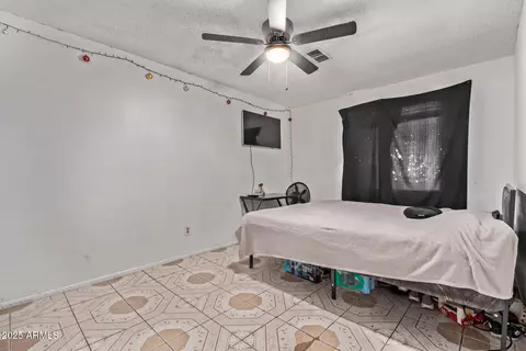 Bedroom - 6814 W Berkeley Rd, Phoenix, AZ 85035 photo 5 of 6