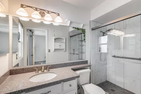 Bath - 4442 E Kelton Ln, Phoenix, AZ 85032 photo 2 of 2
