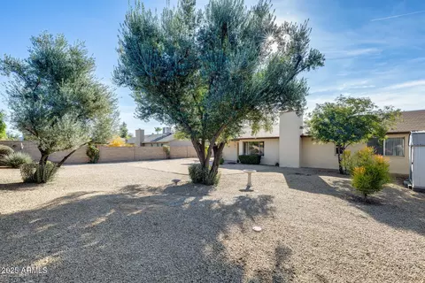 Exterior - 4442 E Kelton Ln, Phoenix, AZ 85032 photo 7 of 9