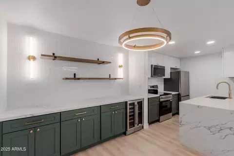 8055 E Thomas Rd #M101, Scottsdale, AZ 85251