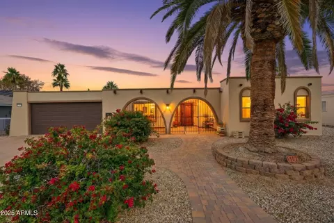 11022 W Crestbrook Dr, Sun City, AZ 85351
