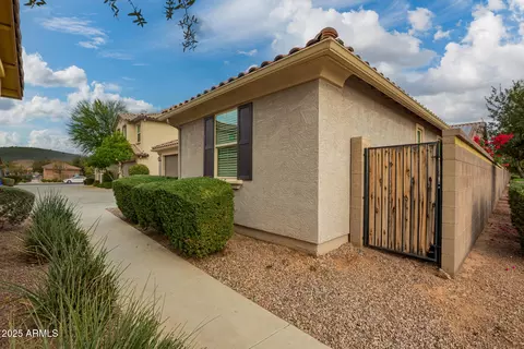 6837 E Peralta Cir, Mesa, AZ 85212 photo 2