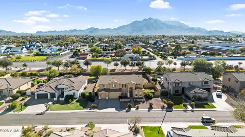 View/Area - 4167 E Ravenswood Dr, Gilbert, AZ 85298 photo 3 of 14