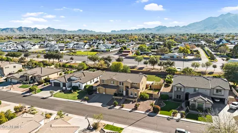View/Area - 4167 E Ravenswood Dr, Gilbert, AZ 85298 photo 5 of 14