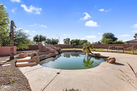 Exterior - 4167 E Ravenswood Dr, Gilbert, AZ 85298 photo 6 of 17