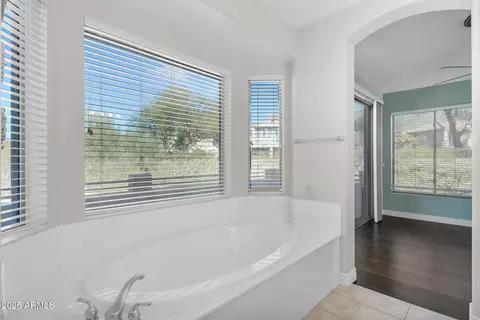 Bath - 8164 E Sienna St, Mesa, AZ 85207 photo 4 of 8