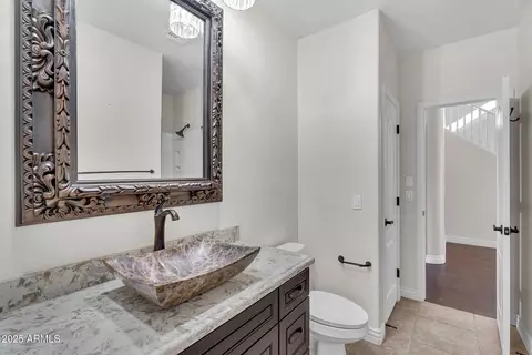 Bath - 8164 E Sienna St, Mesa, AZ 85207 photo 7 of 8