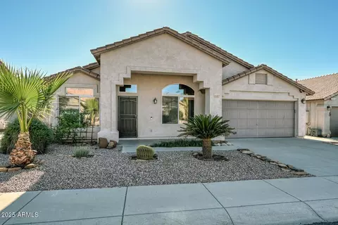 Exterior - 1017 E Montoya Ln, Phoenix, AZ 85024 photo 2 of 7