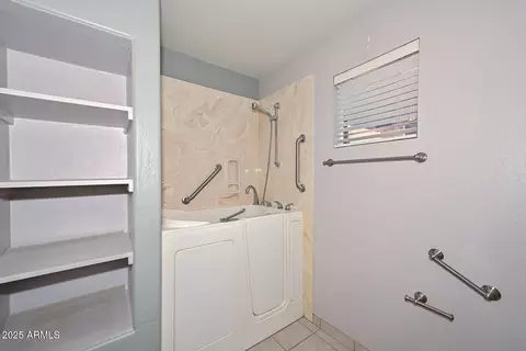 Bath - 1017 E Montoya Ln, Phoenix, AZ 85024 photo 4 of 4