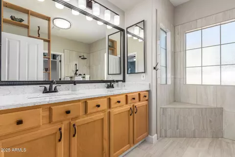 Bath - 1310 E Parkview Dr, Gilbert, AZ 85295 photo 2 of 5