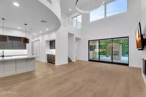 Living - 3918 E Crittenden Ln, Phoenix, AZ 85018 photo 5 of 7