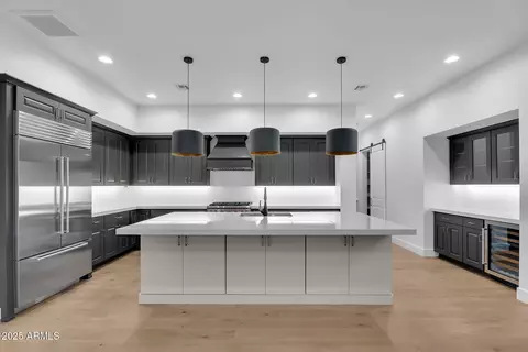 Kitchen - 3918 E Crittenden Ln, Phoenix, AZ 85018 photo 1 of 4