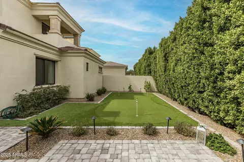 Exterior - 3918 E Crittenden Ln, Phoenix, AZ 85018 photo 8 of 13