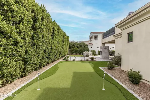 Exterior - 3918 E Crittenden Ln, Phoenix, AZ 85018 photo 3 of 13