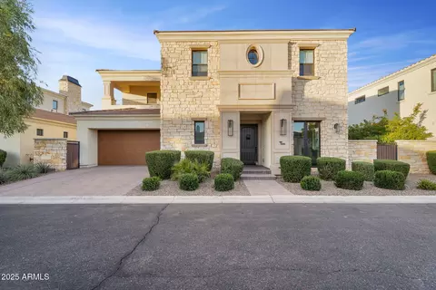 3918 E Crittenden Ln, Phoenix, AZ 85018