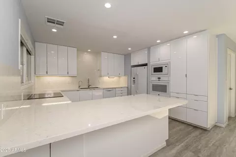 12727 W Maplewood Dr, Sun City West, AZ 85375
