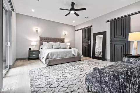 Bedroom - 928 E Berridge Ln, Phoenix, AZ 85014 photo 1 of 10