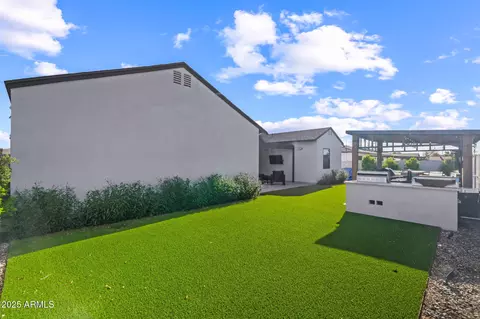 Exterior - 928 E Berridge Ln, Phoenix, AZ 85014 photo 16 of 35