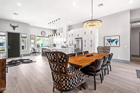Dining - 928 E Berridge Ln, Phoenix, AZ 85014 photo 3 of 3