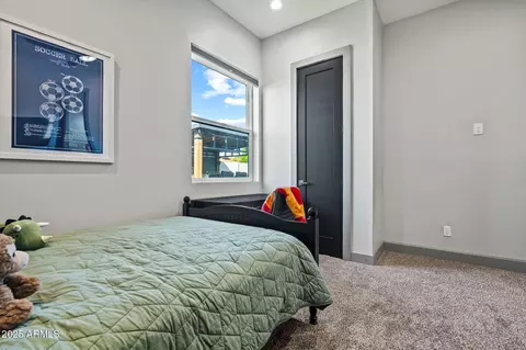 Bedroom - 928 E Berridge Ln, Phoenix, AZ 85014 photo 4 of 10