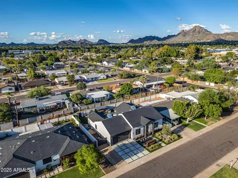 View/Area - 928 E Berridge Ln, Phoenix, AZ 85014 photo 18 of 24