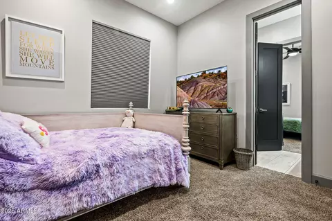 Bedroom - 928 E Berridge Ln, Phoenix, AZ 85014 photo 6 of 10