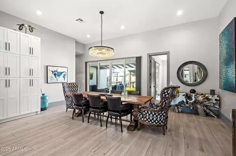 Dining - 928 E Berridge Ln, Phoenix, AZ 85014 photo 1 of 3