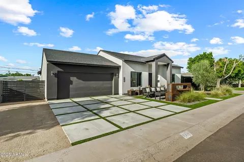 Exterior - 928 E Berridge Ln, Phoenix, AZ 85014 photo 4 of 35