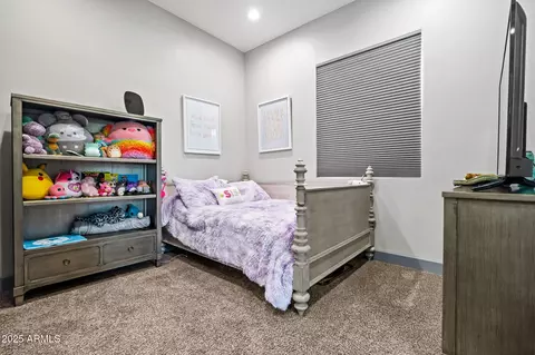 Bedroom - 928 E Berridge Ln, Phoenix, AZ 85014 photo 5 of 10