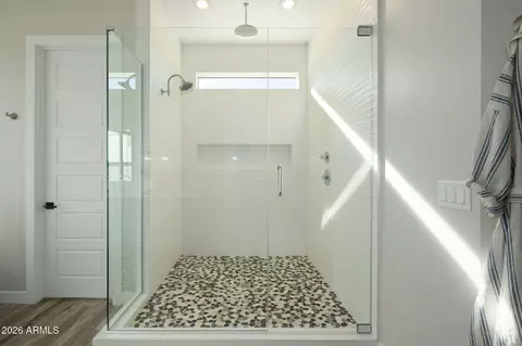 Bath - 4533 E Montecito Ave, Phoenix, AZ 85018 photo 3 of 5