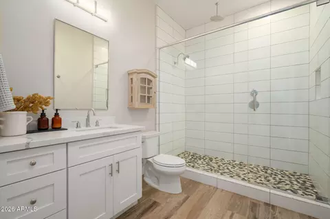 Bath - 4533 E Montecito Ave, Phoenix, AZ 85018 photo 5 of 5