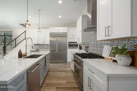 Kitchen - 4533 E Montecito Ave, Phoenix, AZ 85018 photo 2 of 3