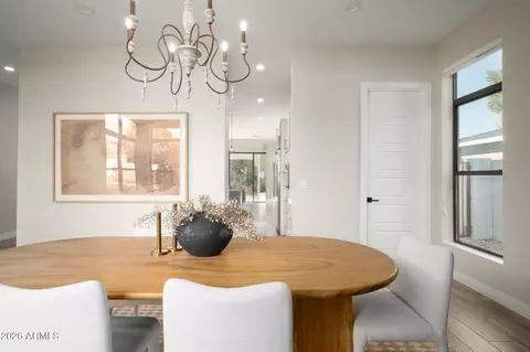 Dining - 4533 E Montecito Ave, Phoenix, AZ 85018 photo 3 of 3